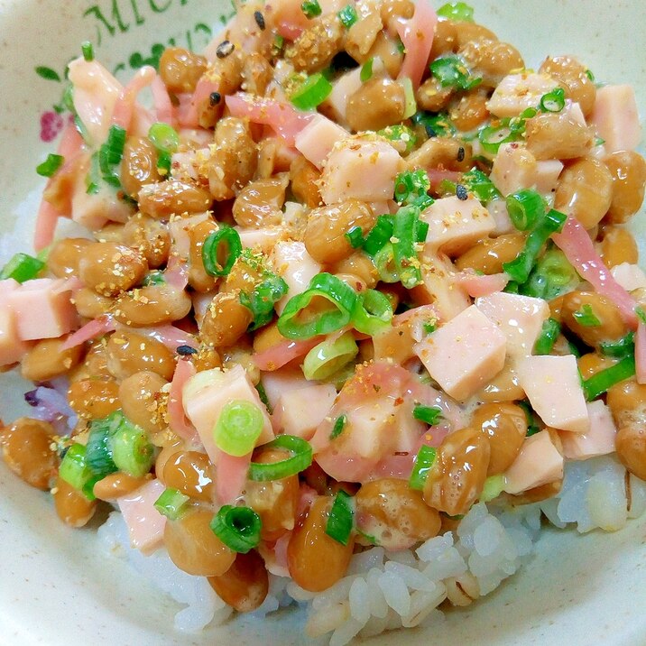 納豆の食べ方-紅生姜＆魚肉ソーセージ♪